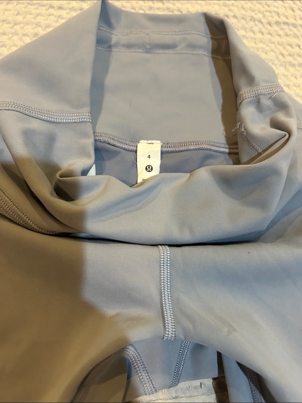 Lululemon leggings. Size 4. - Picture 4 of 4